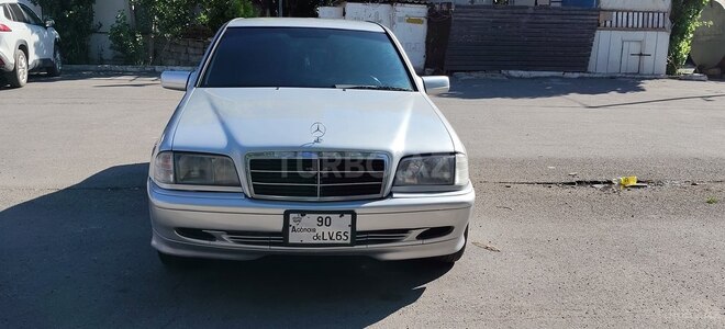 Mercedes C 200-1