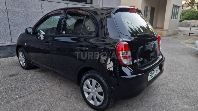 Nissan March-5