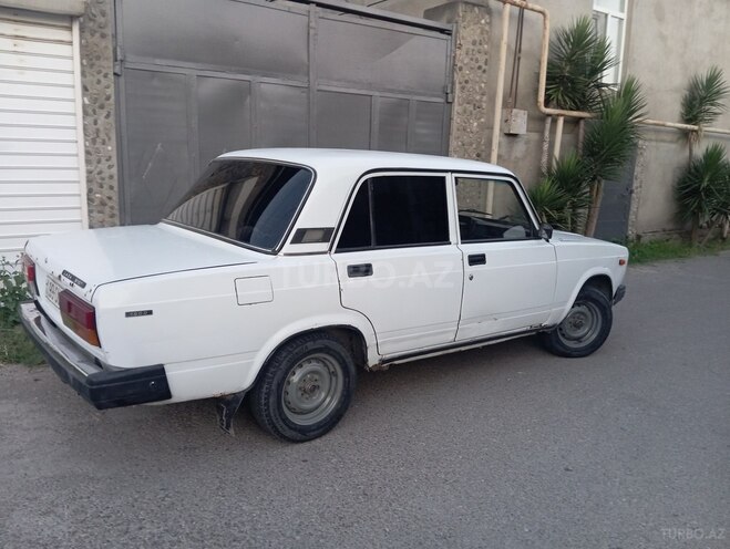 LADA (VAZ) 2107-2