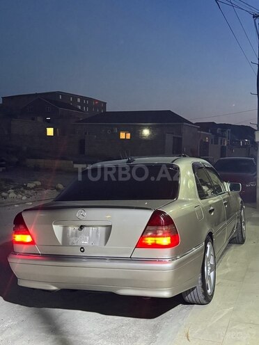 Mercedes C 230-6