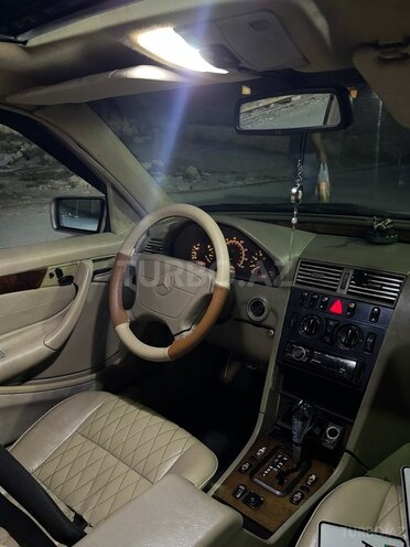 Mercedes C 230-8