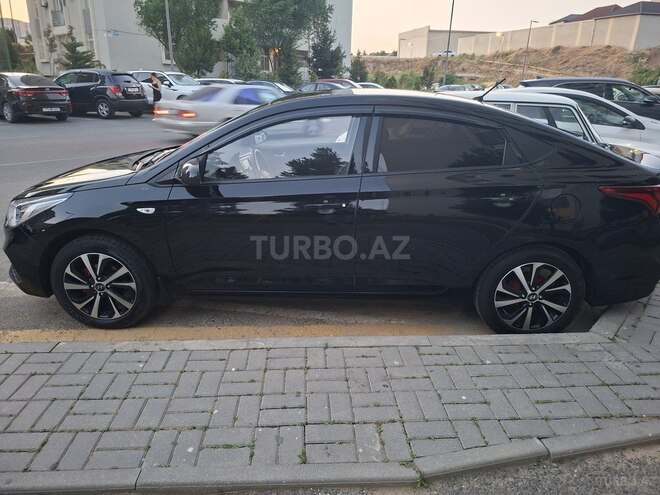 Hyundai Accent-4