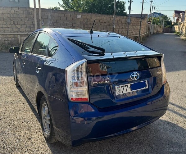 Toyota Prius-4
