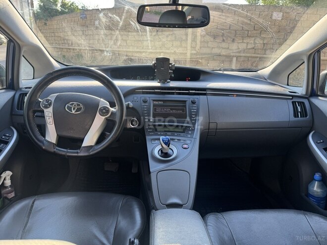 Toyota Prius-6