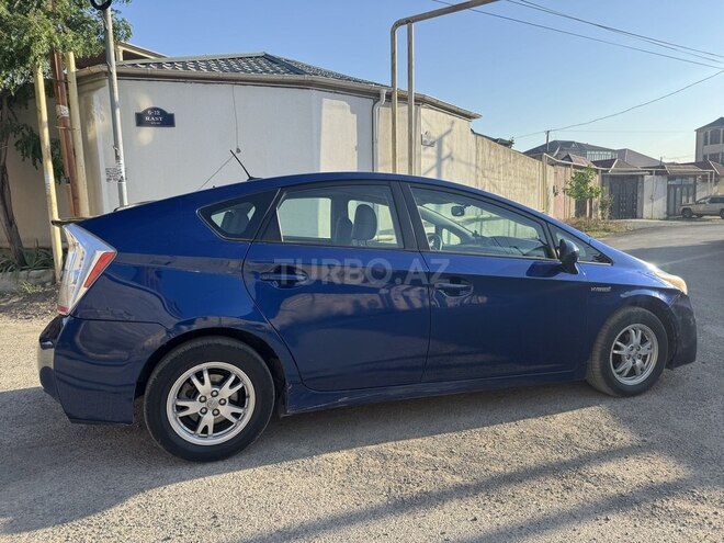 Toyota Prius-2