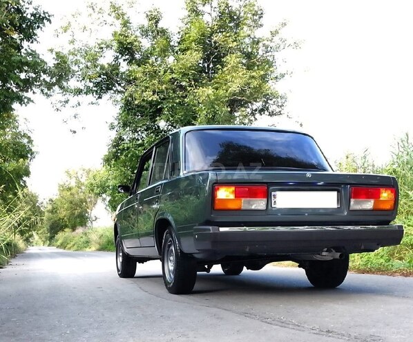 LADA (VAZ) 2107-2