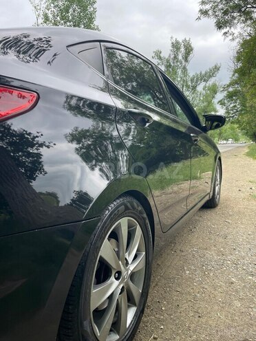 Hyundai Accent-8