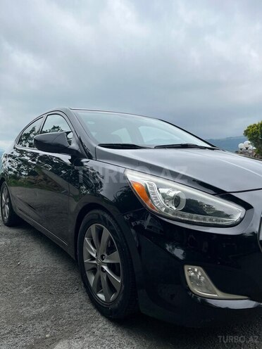 Hyundai Accent-9