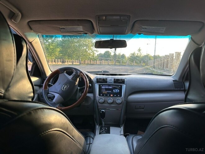 Toyota Camry-12