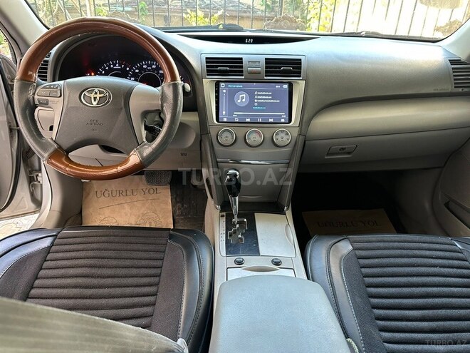 Toyota Camry-14