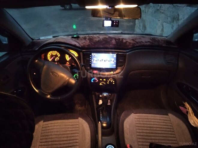 Kia Rio-5