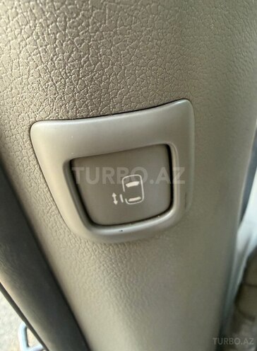 Kia Carnival-10