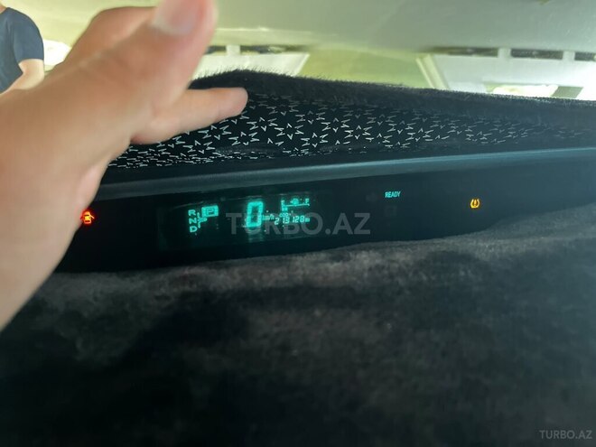Toyota Prius-7