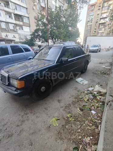 Mercedes 190-5
