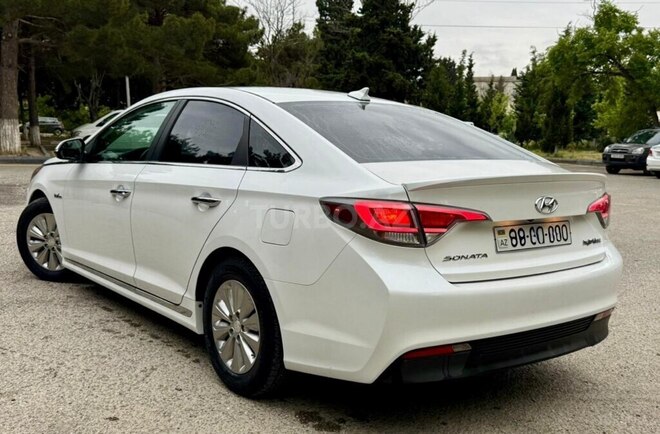 Hyundai Sonata-6