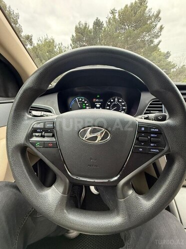 Hyundai Sonata-14