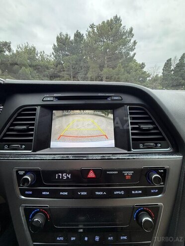 Hyundai Sonata-15
