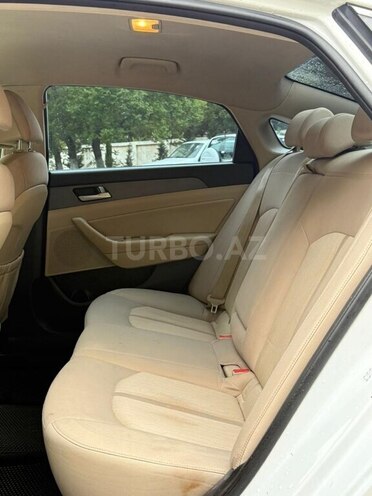 Hyundai Sonata-10