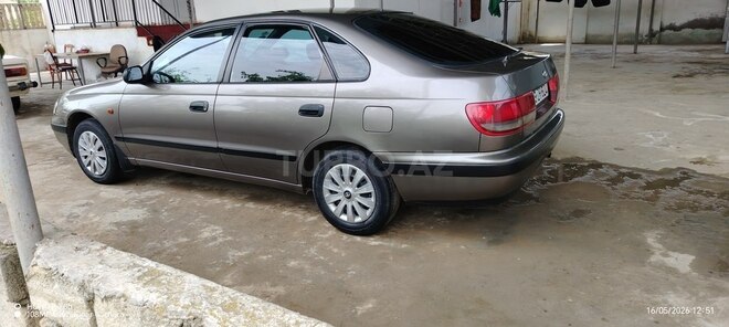 Toyota Carina-2