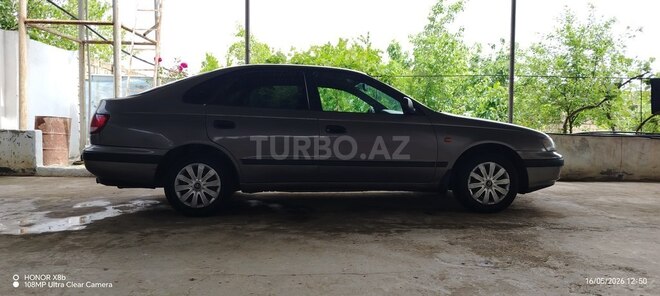 Toyota Carina-4