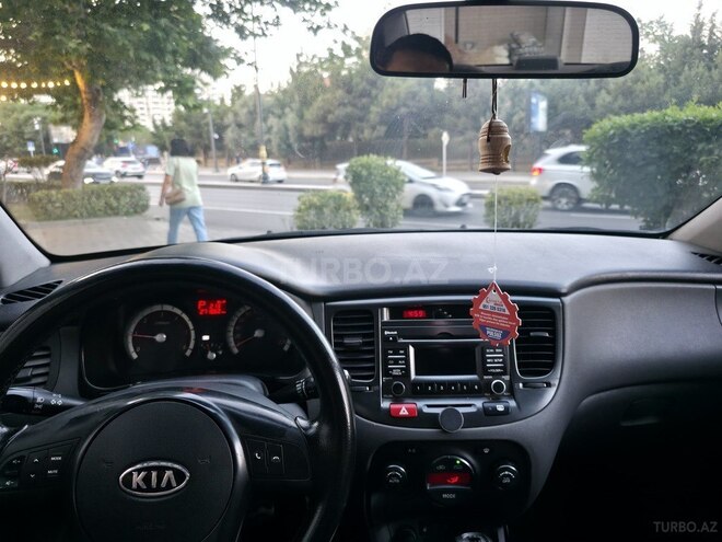 Kia Rio-9