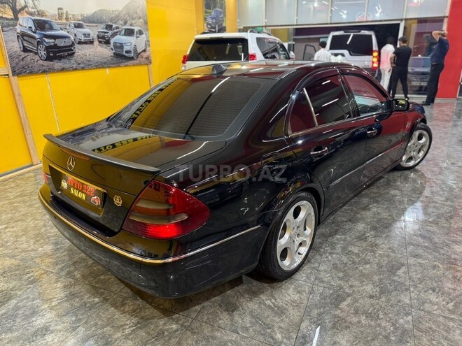 Mercedes E 270-8