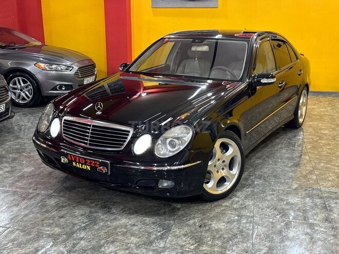 Mercedes E 270-4