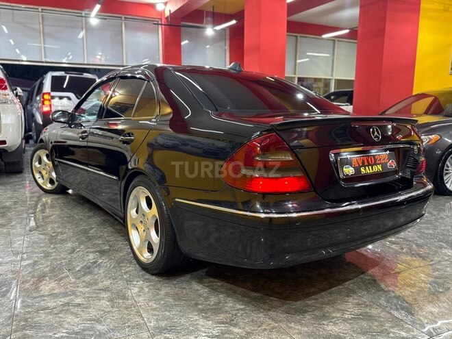 Mercedes E 270-5
