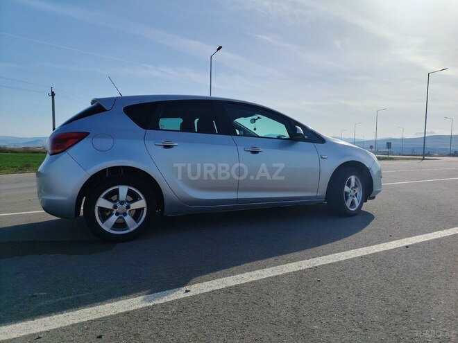 Opel Astra-10