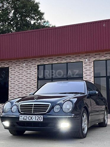 Mercedes E 280-1