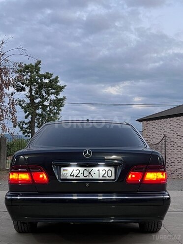Mercedes E 280-2