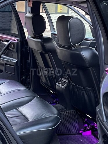 Mercedes E 280-10