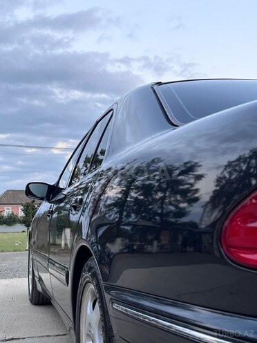 Mercedes E 280-16