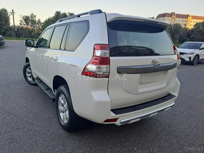 Toyota Land Cruiser Prado-8
