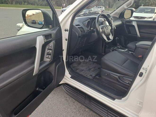 Toyota Land Cruiser Prado-10