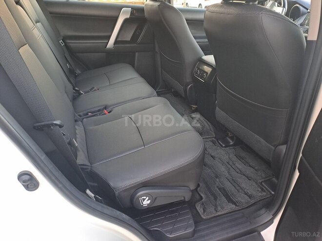 Toyota Land Cruiser Prado-13