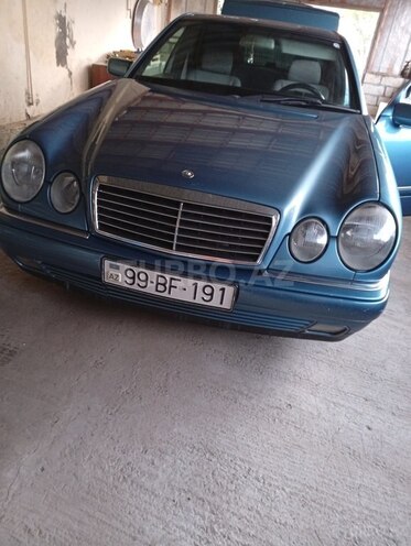 Mercedes E 280-1