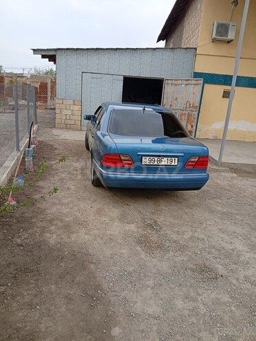Mercedes E 280-2