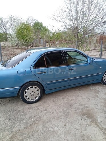 Mercedes E 280-6