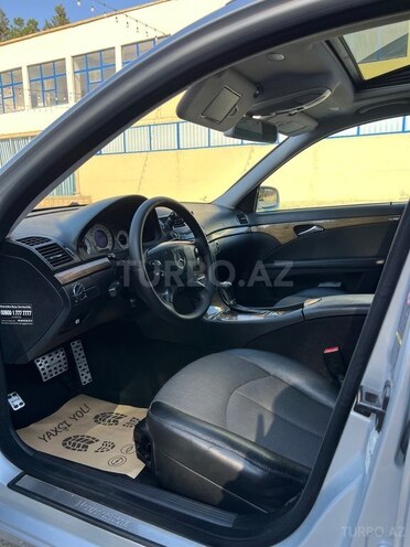 Mercedes E 220-10