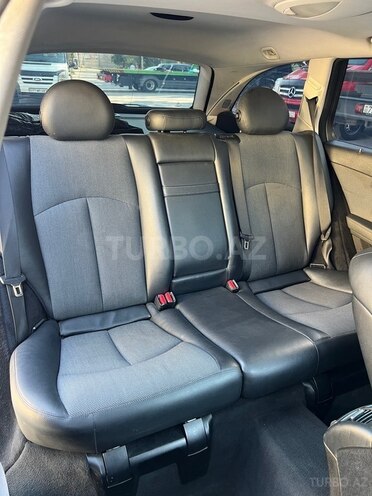 Mercedes E 220-11