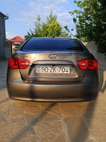 Hyundai Elantra-13