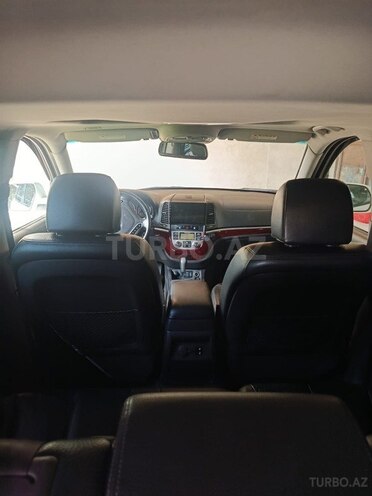 Hyundai Santa Fe-12