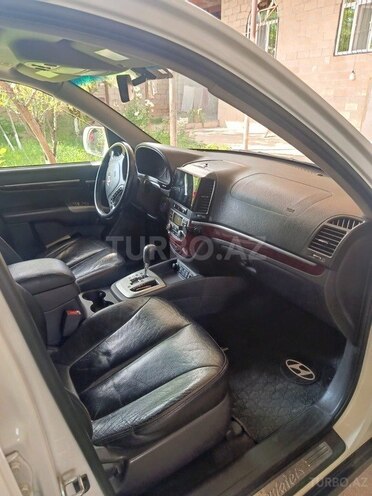 Hyundai Santa Fe-10