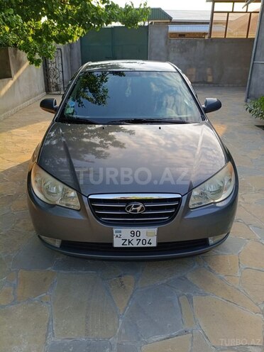 Hyundai Elantra-1