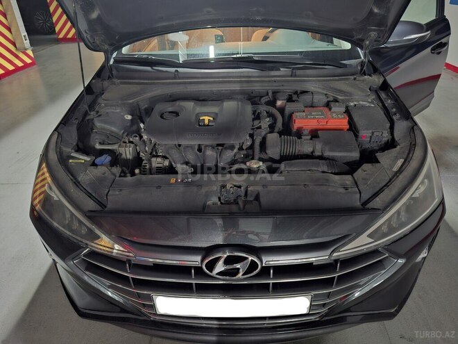Hyundai Elantra-13