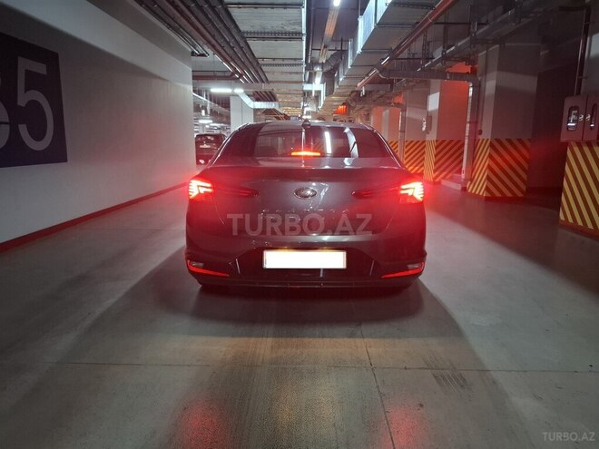Hyundai Elantra-2