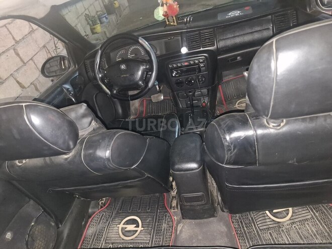 Opel Vectra-8