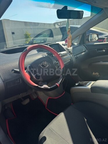 Toyota Prius-11