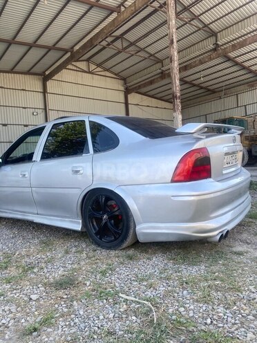 Opel Vectra-6